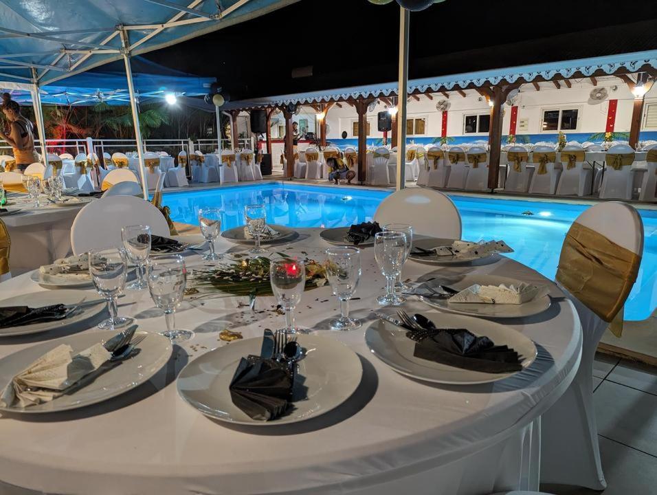 Les Villas De Boisvin Льо Мул Екстериор снимка